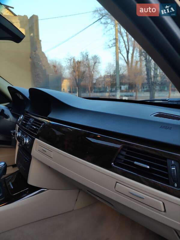 Седан BMW 3 Series 2011 в Каменском