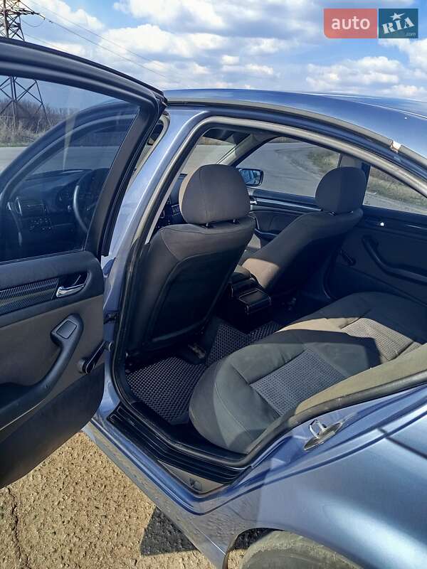 Седан BMW 3 Series 2003 в Полтаві