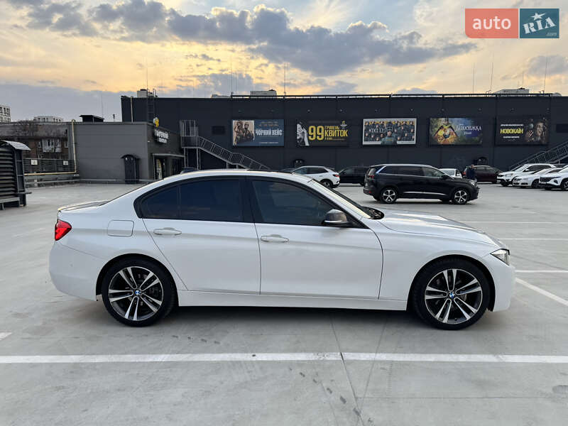 Седан BMW 3 Series 2016 в Киеве