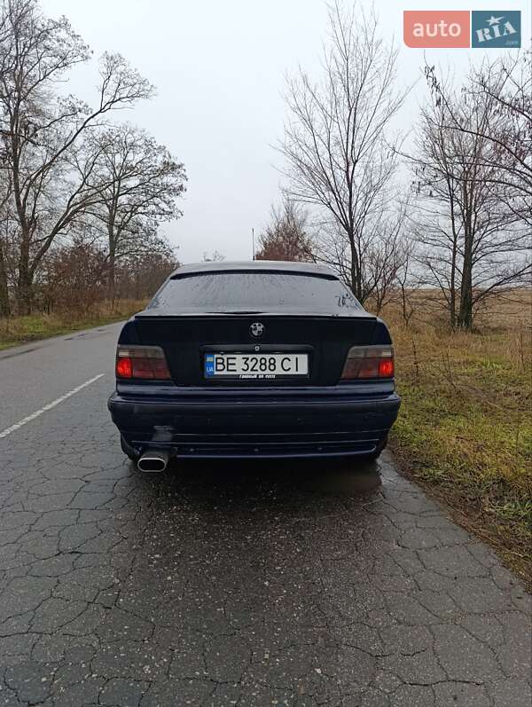 Седан BMW 3 Series 1995 в Вознесенську