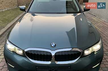 Седан BMW 3 Series 2019 в Львові