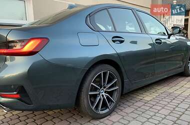 Седан BMW 3 Series 2019 в Львові