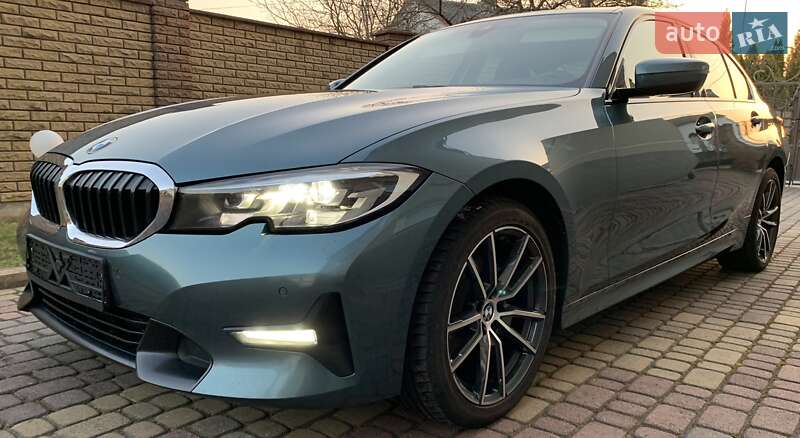 Седан BMW 3 Series 2019 в Львове