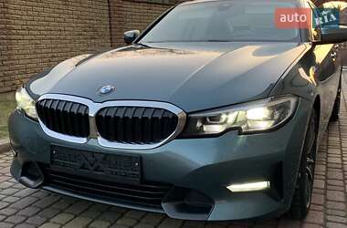 Седан BMW 3 Series 2019 в Львові