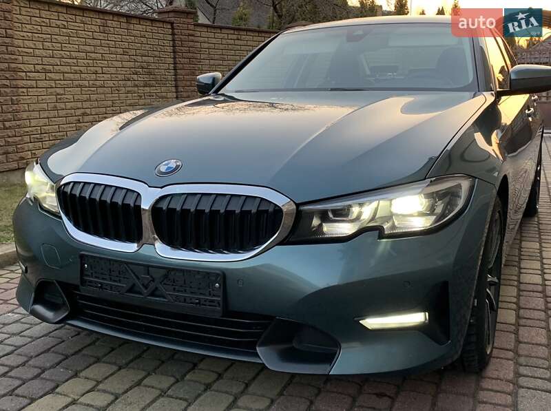 Седан BMW 3 Series 2019 в Львове