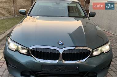 Седан BMW 3 Series 2019 в Львові