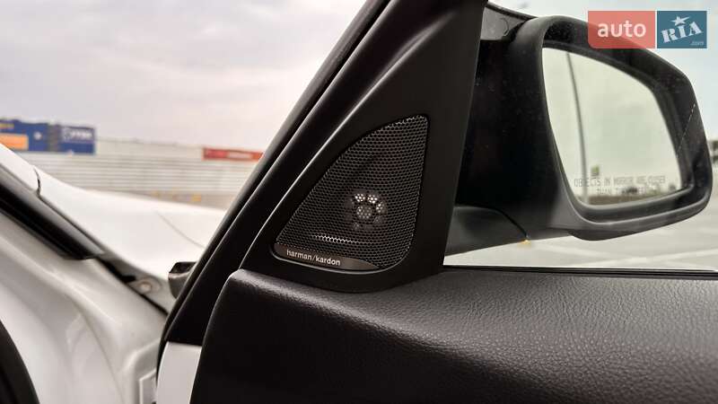 Седан BMW 3 Series 2013 в Львове