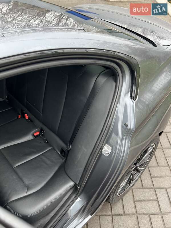 Седан BMW 3 Series 2014 в Києві