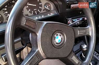 Седан BMW 3 Series 1990 в 