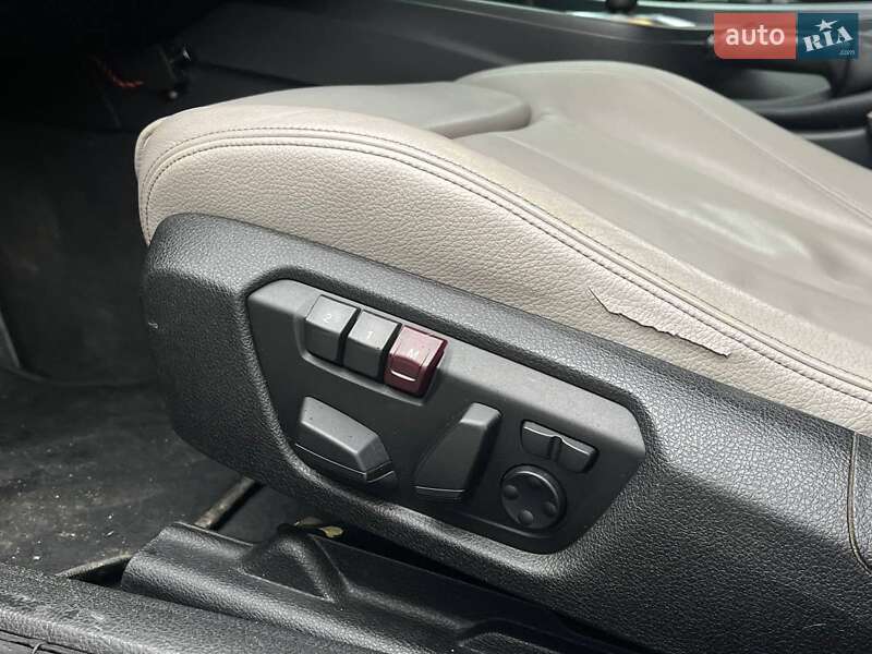 Седан BMW 3 Series 2012 в Львові