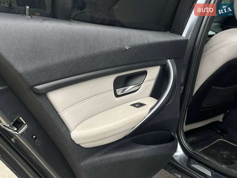 Седан BMW 3 Series 2012 в Львові