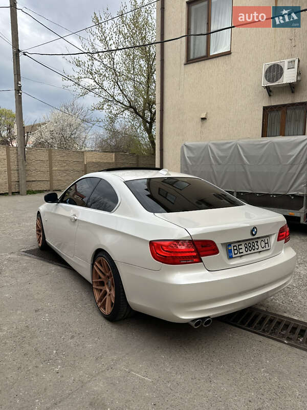 Купе BMW 3 Series 2010 в Николаеве