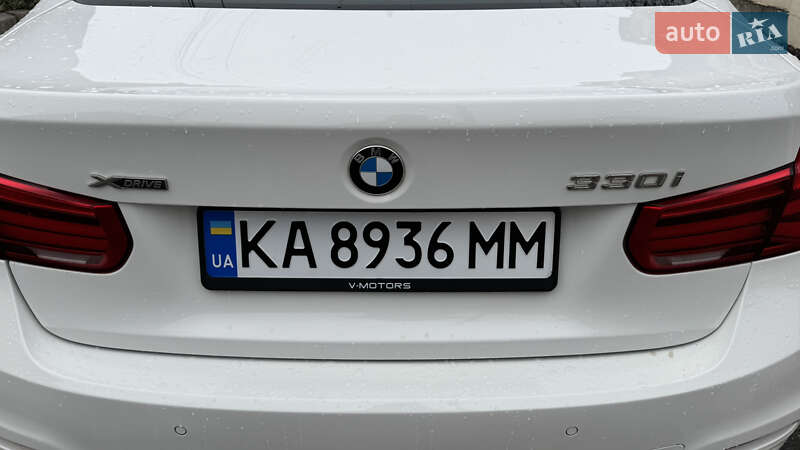 Седан BMW 3 Series 2017 в Киеве