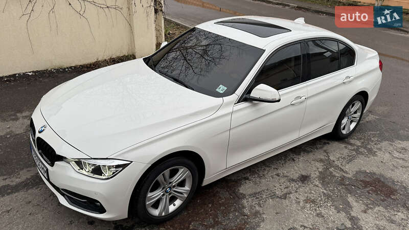 Седан BMW 3 Series 2017 в Киеве