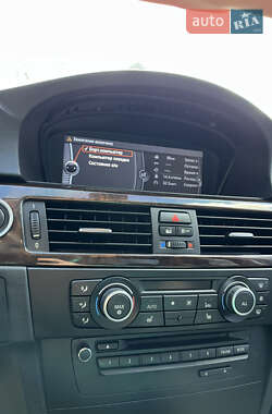 Седан BMW 3 Series 2011 в 