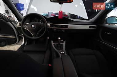 Седан BMW 3 Series 2009 в 