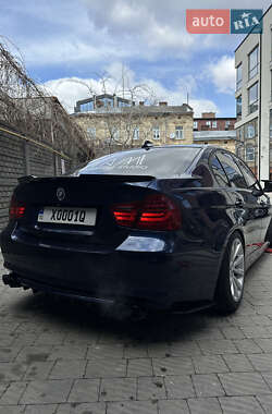 Седан BMW 3 Series 2010 в 