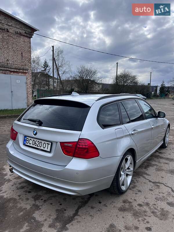 Універсал BMW 3 Series 2010 в Золочеві