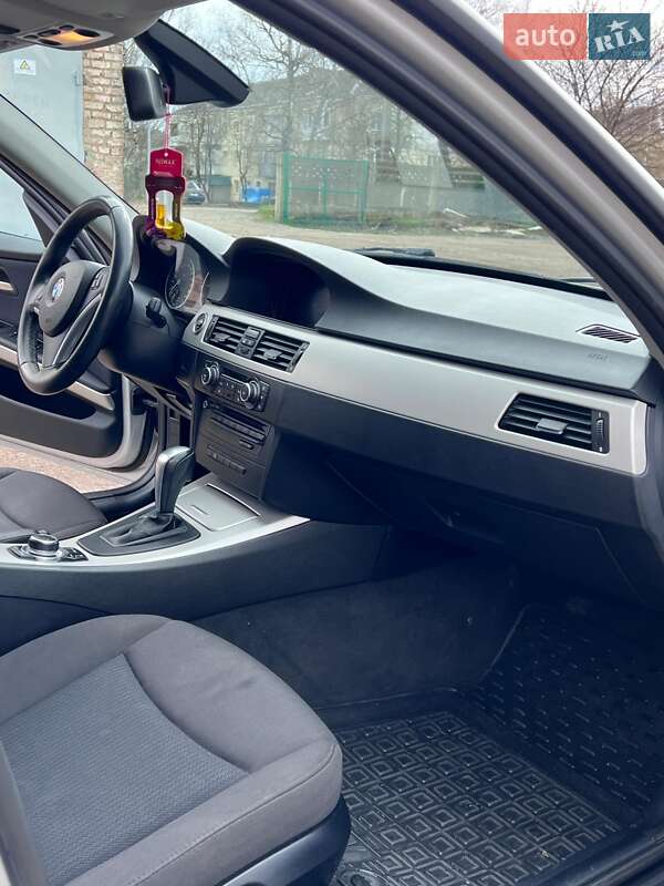 Універсал BMW 3 Series 2010 в Золочеві