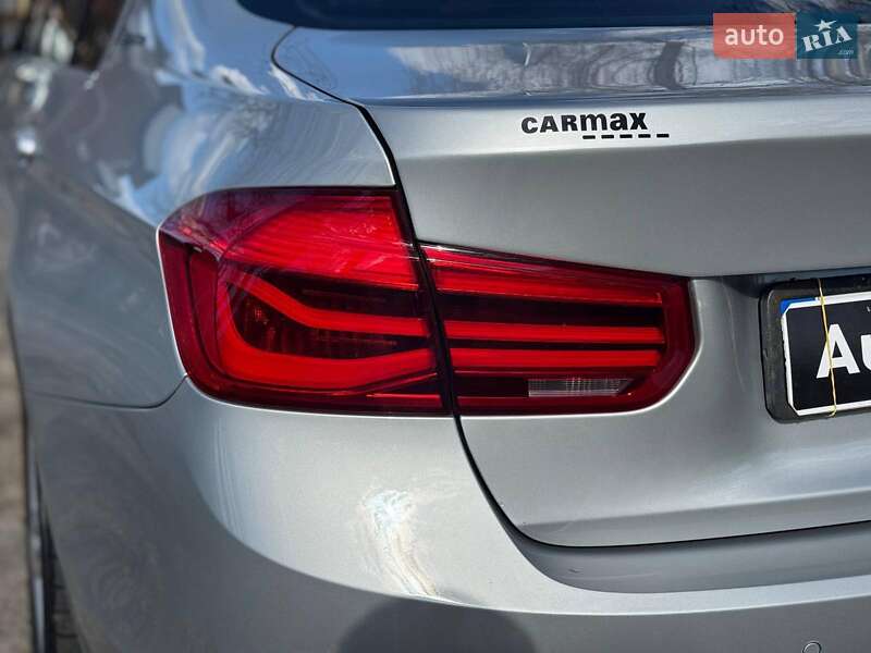 Седан BMW 3 Series 2017 в Киеве