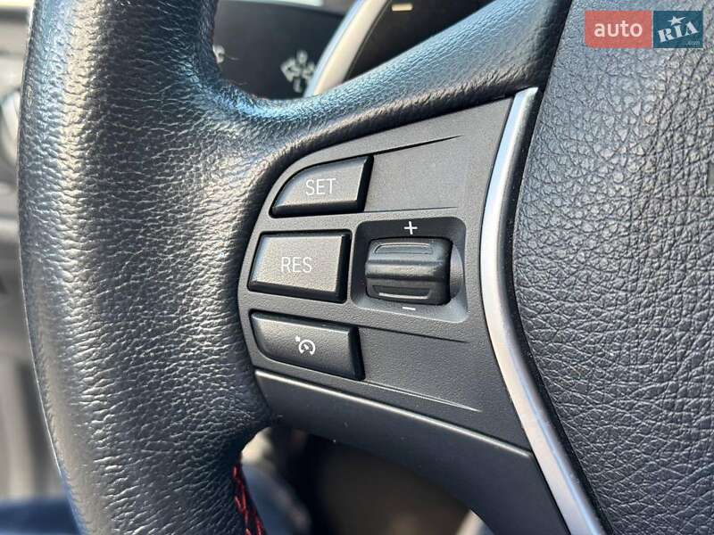 Седан BMW 3 Series 2017 в Киеве