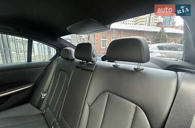 Седан BMW 3 Series 2023 в 