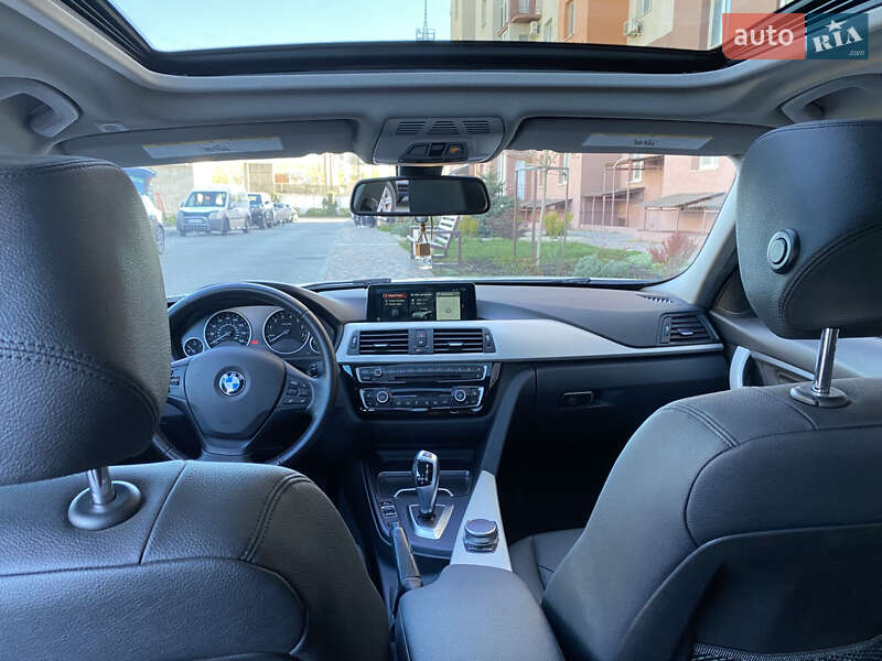 Седан BMW 3 Series 2017 в Николаеве