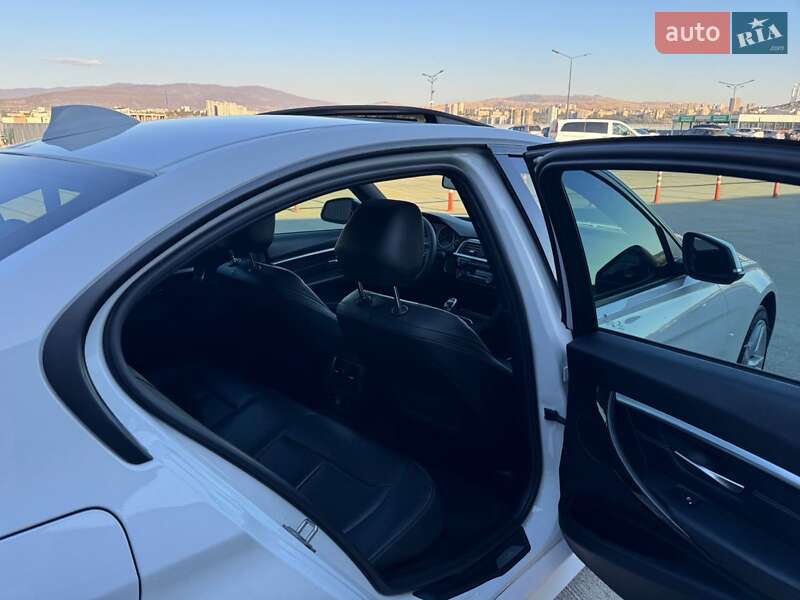 Седан BMW 3 Series 2016 в Івано-Франківську