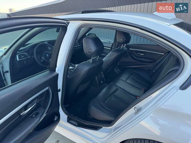 Седан BMW 3 Series 2016 в Івано-Франківську