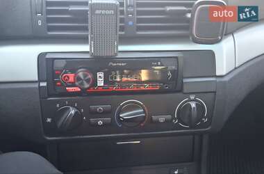 Седан BMW 3 Series 2003 в 