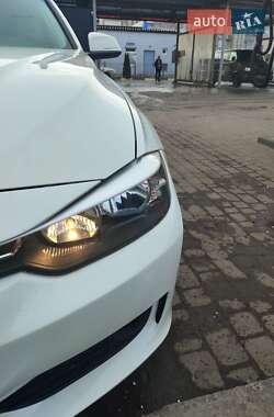 Седан BMW 3 Series 2015 в 
