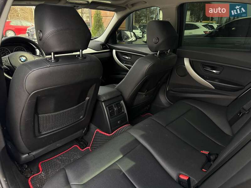 Седан BMW 3 Series 2018 в Ровно