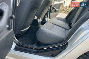 Седан BMW 3 Series 2002 в 