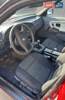 Седан BMW 3 Series 1992 в 