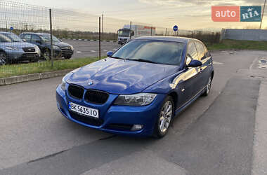 Седан BMW 3 Series 2009 в 