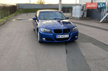 Седан BMW 3 Series 2009 в 