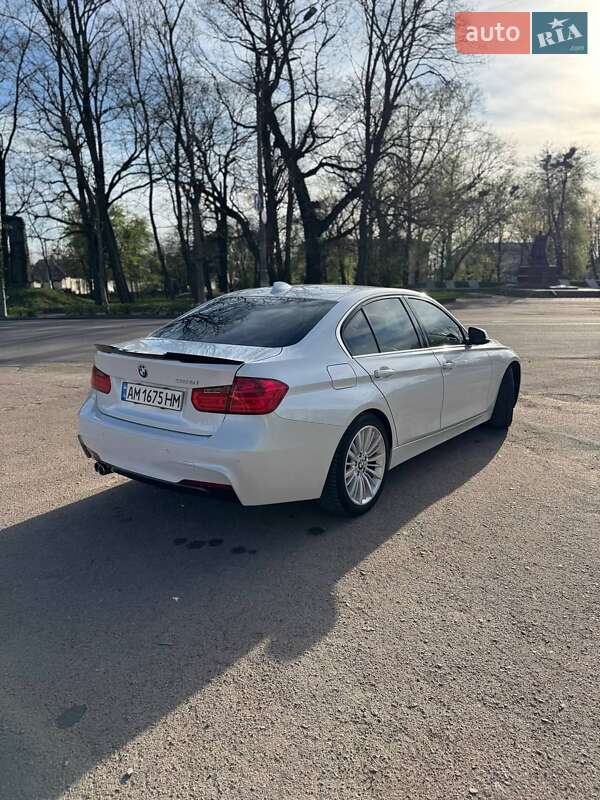 Седан BMW 3 Series 2012 в Коростене