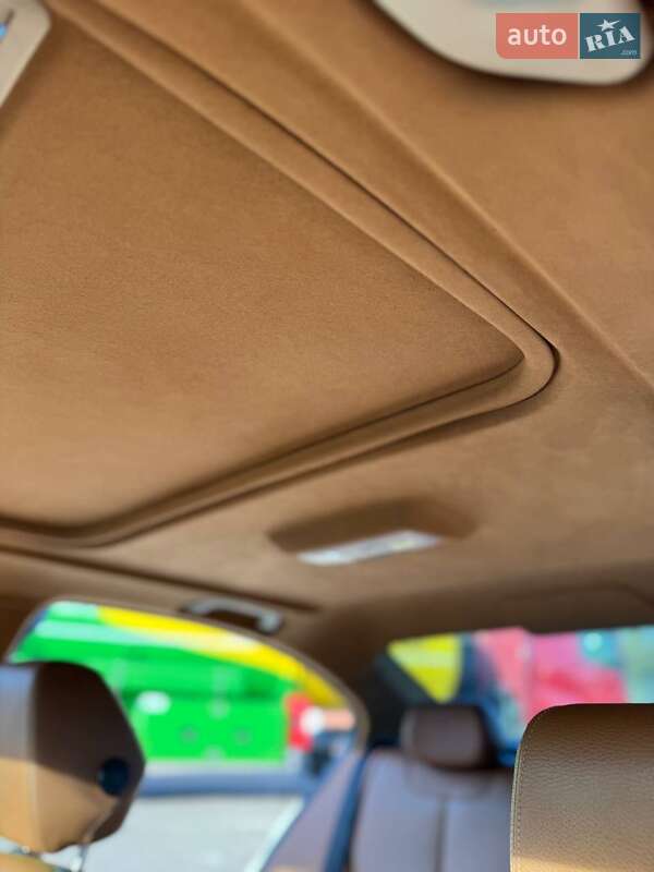 Седан BMW 3 Series 2012 в Коростене