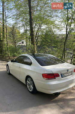 Купе BMW 3 Series 2009 в 