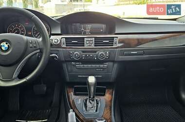 Купе BMW 3 Series 2010 в 
