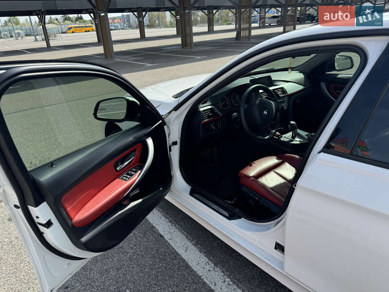 Седан BMW 3 Series 2015 в Дніпрі