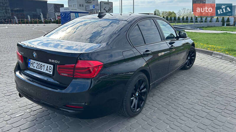 Седан BMW 3 Series 2018 в Львові
