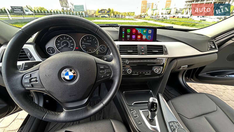 Седан BMW 3 Series 2018 в Львові