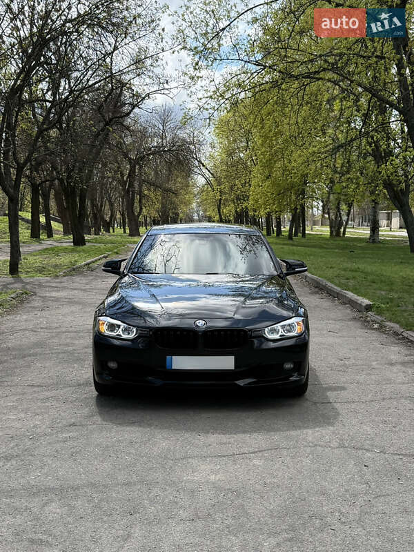 Седан BMW 3 Series 2013 в 
