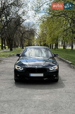 Седан BMW 3 Series 2013 в 