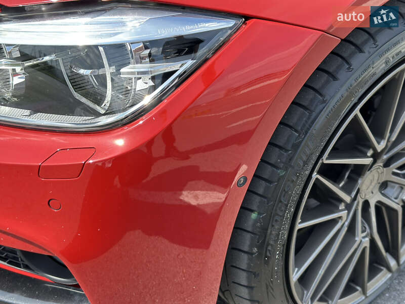 Седан BMW 3 Series 2015 в Львові