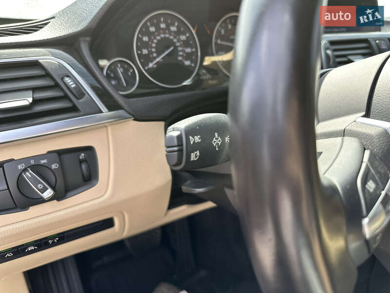 Седан BMW 3 Series 2015 в Львові