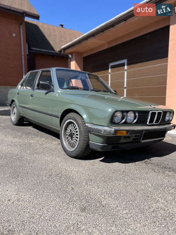 Седан BMW 3 Series 1984 в 