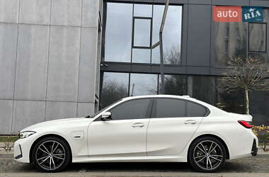Седан BMW 3 Series 2022 в 