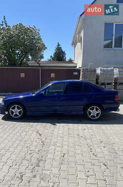 Седан BMW 3 Series 1992 в 